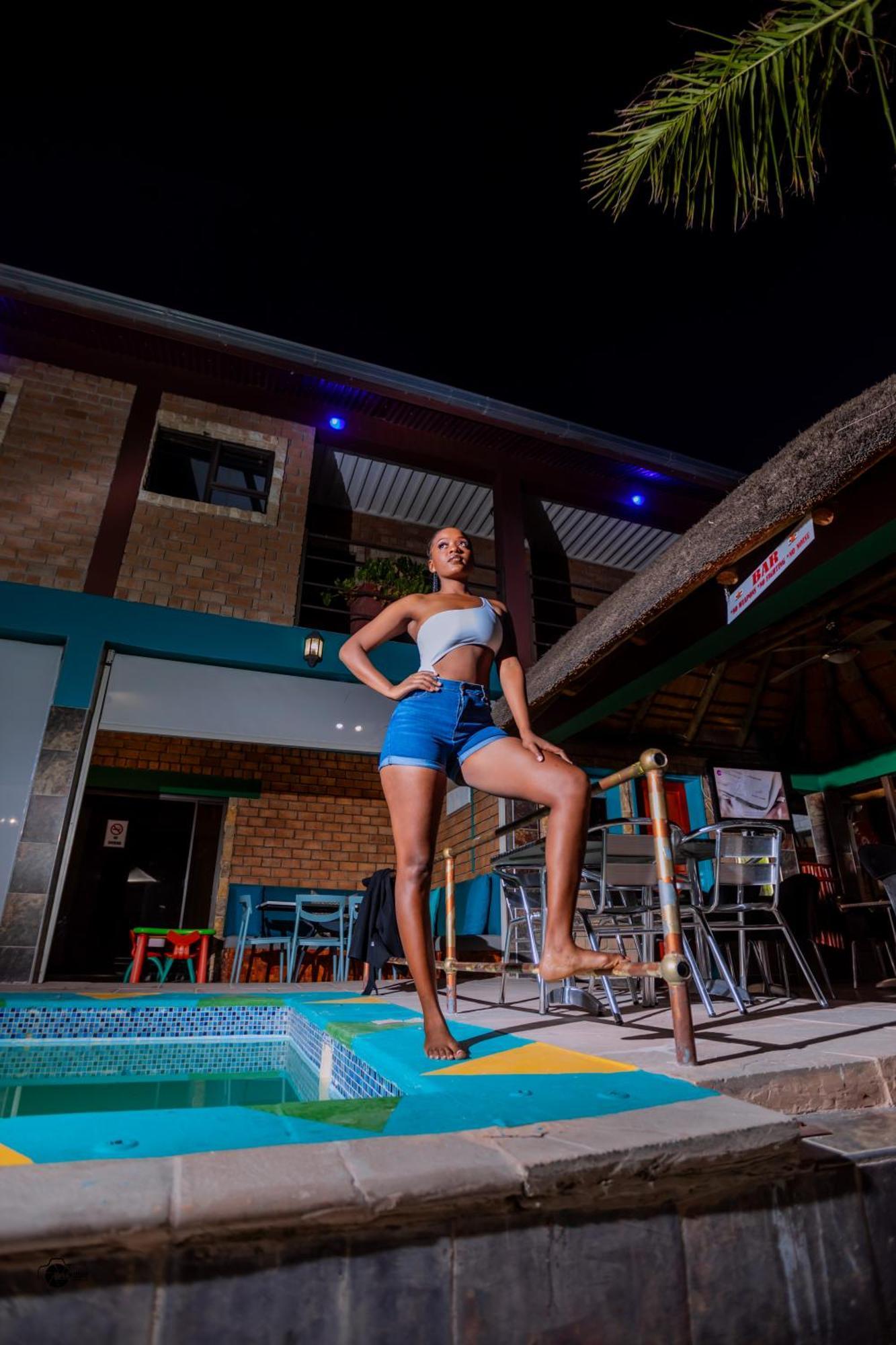 Road House Guest House Omuthiya Exterior foto